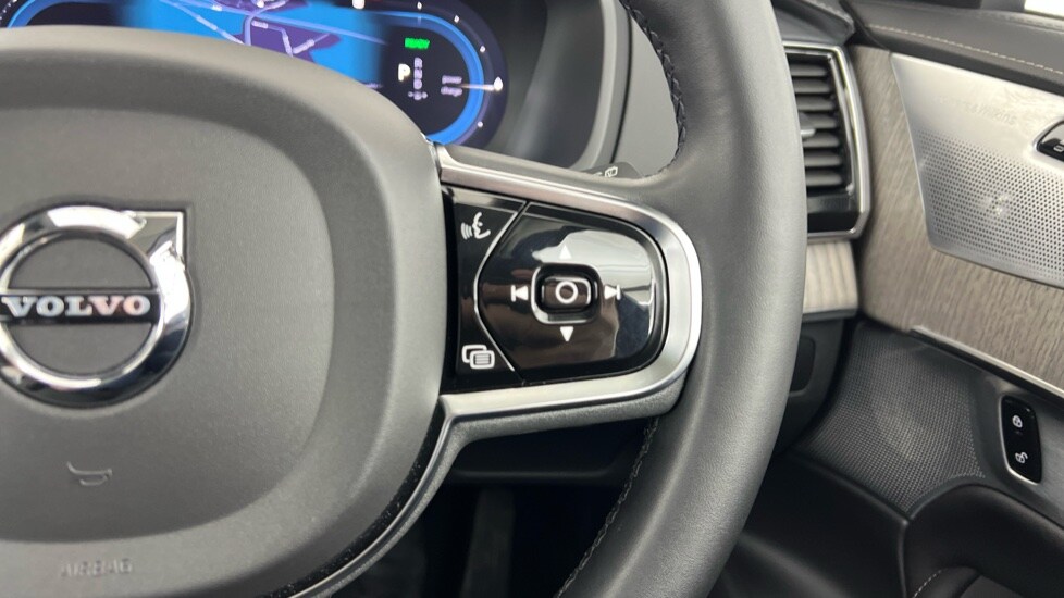 Used Volvo XC90 2023 for sale - 77492611: Photo 22