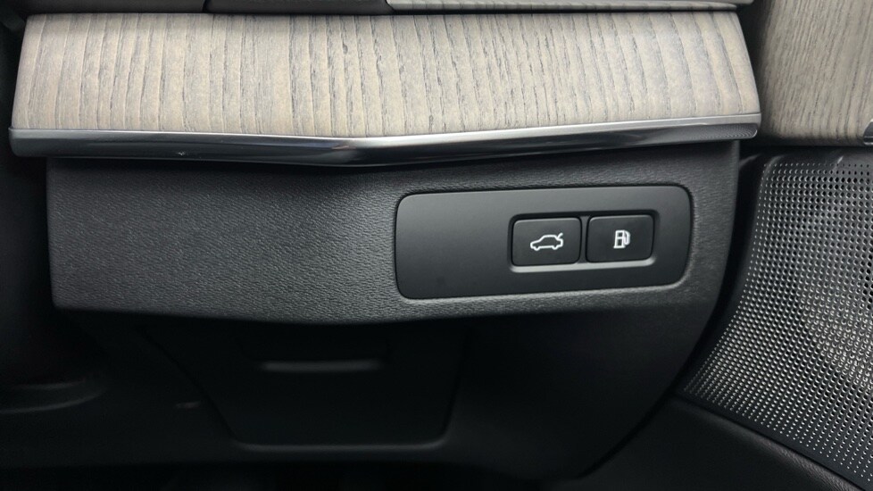 Used Volvo XC90 2023 for sale - 77492611: Photo 57