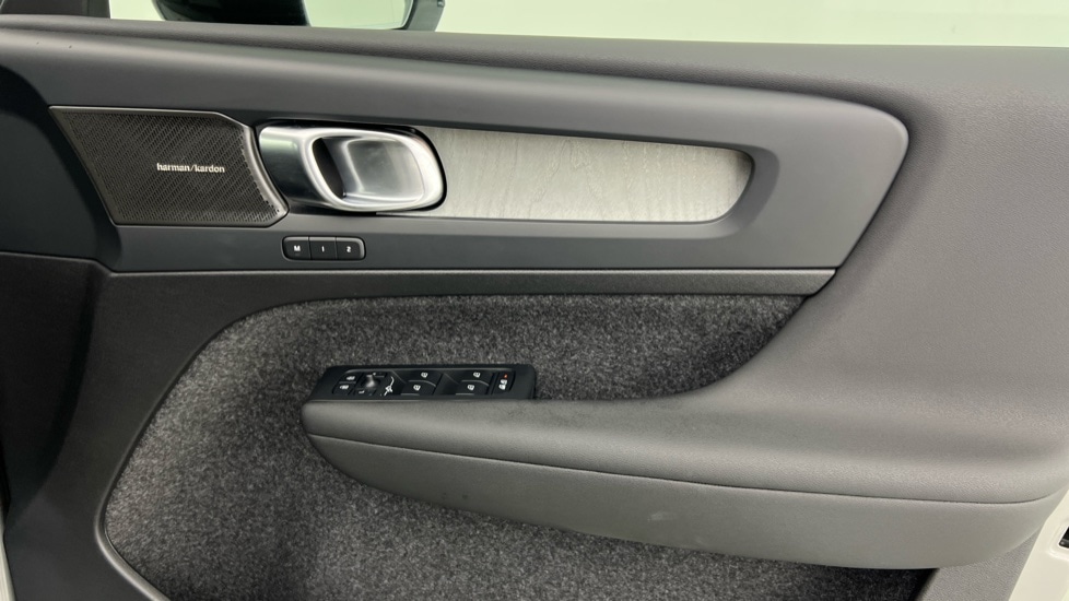 Used Volvo XC40 2024 for sale - 77239450: Photo 29