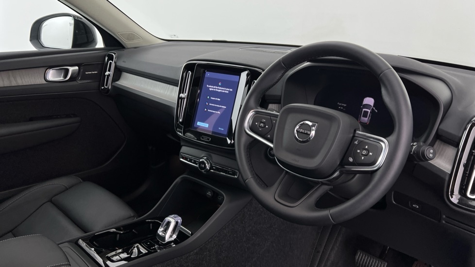 Used Volvo XC40 2024 for sale - 77239450: Photo 4