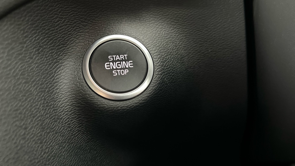 Used Volvo XC40 2024 for sale - 76597967: Photo 42