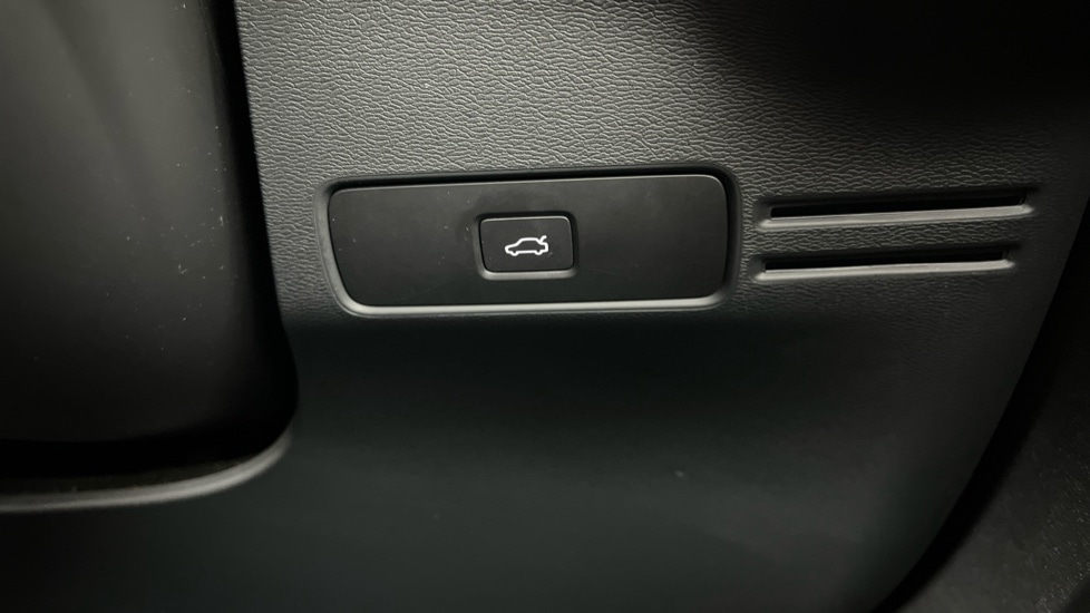 Used Volvo XC40 2024 for sale - 76597967: Photo 46