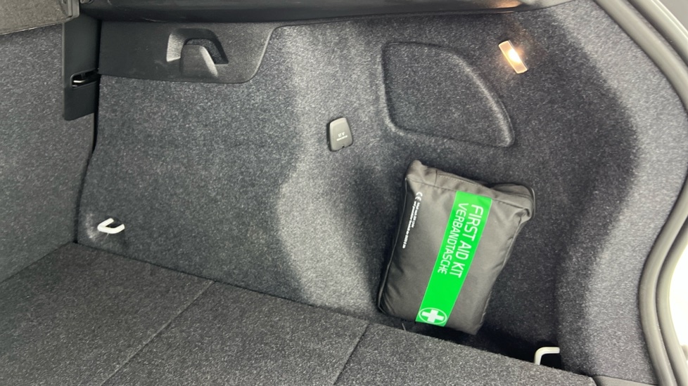 Used Volvo XC40 2024 for sale - 76597967: Photo 54