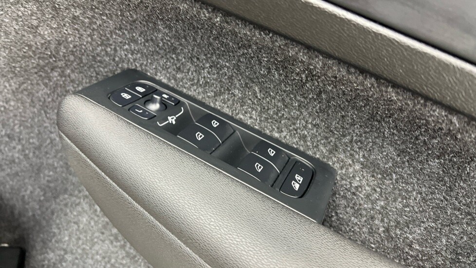 Used Volvo XC40 2024 for sale - 77755549: Photo 24