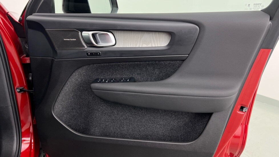 Used Volvo XC40 2024 for sale - 77755549: Photo 29