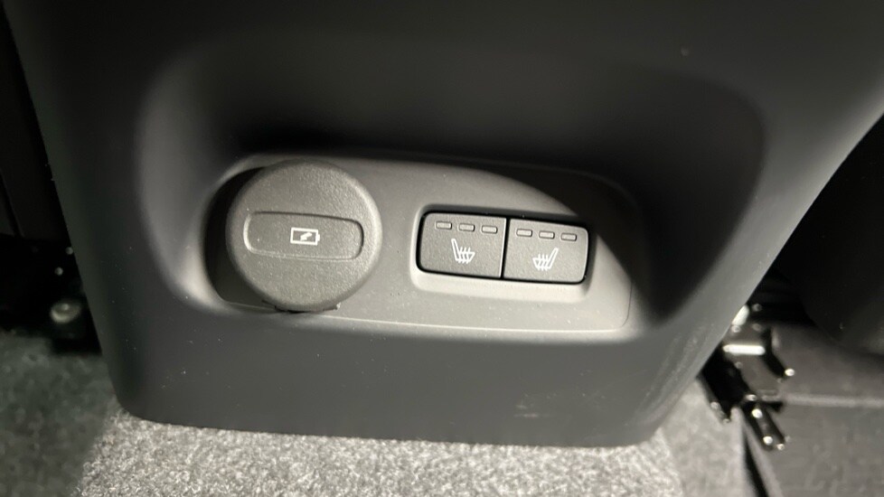 Used Volvo XC40 2024 for sale - 77755549: Photo 41