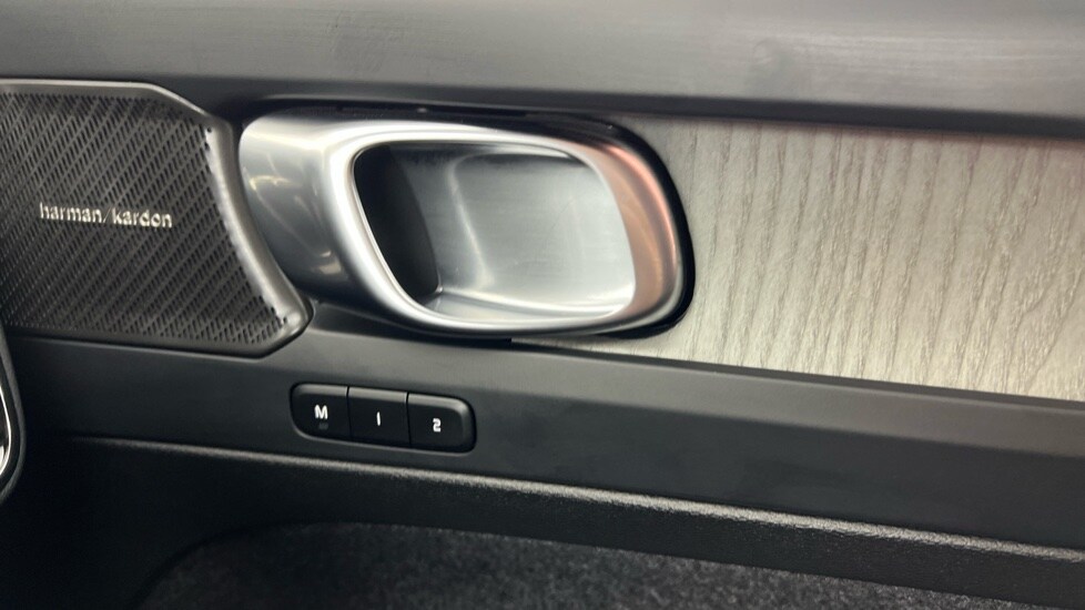 Used Volvo XC40 2024 for sale - 77755549: Photo 54