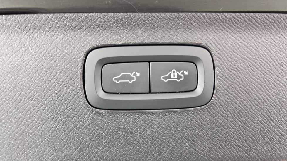 Used Volvo XC90 2023 for sale - 77799852: Photo 35