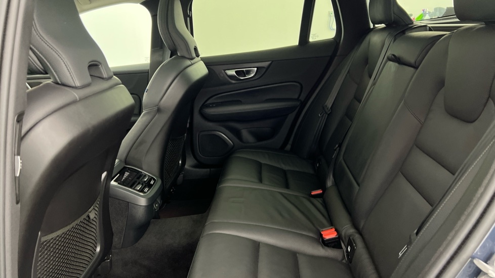 Used Volvo V60 2025 for sale - 77592152: Photo 33
