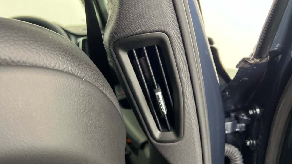 Used Volvo V60 2025 for sale - 77592152: Photo 39