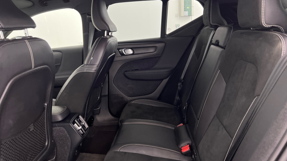 Used Volvo XC40 2021 for sale - 76609631: Photo 33