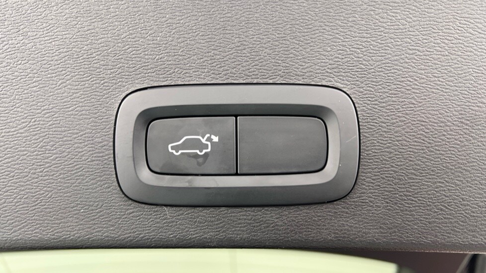 Used Volvo XC40 2021 for sale - 76609631: Photo 35