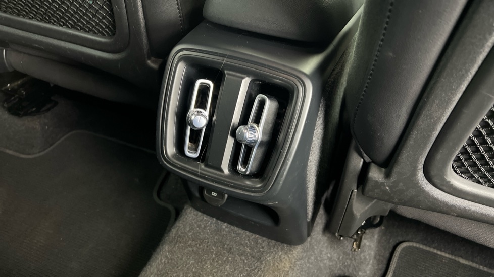 Used Volvo XC40 2021 for sale - 76609631: Photo 39