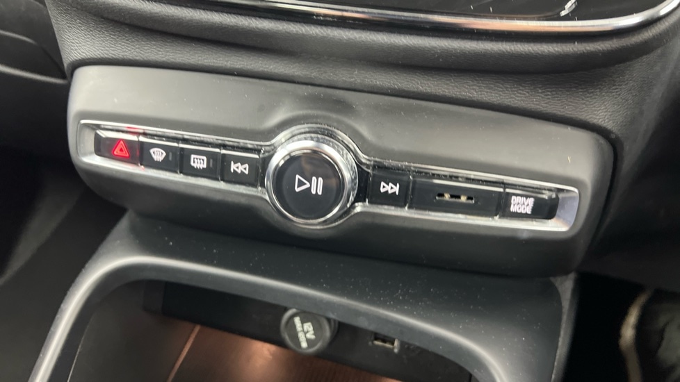 Used Volvo XC40 2021 for sale - 76609631: Photo 43