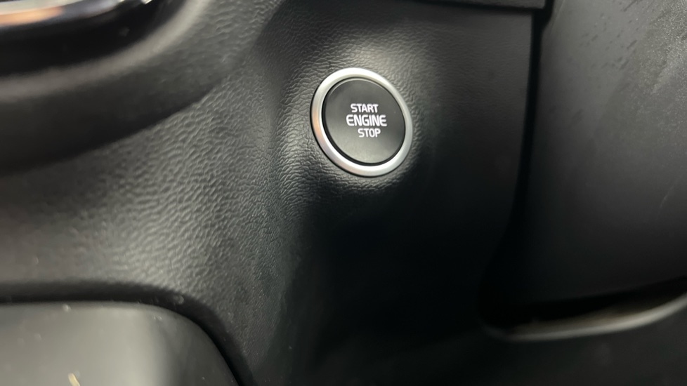 Used Volvo XC40 2021 for sale - 76609631: Photo 44