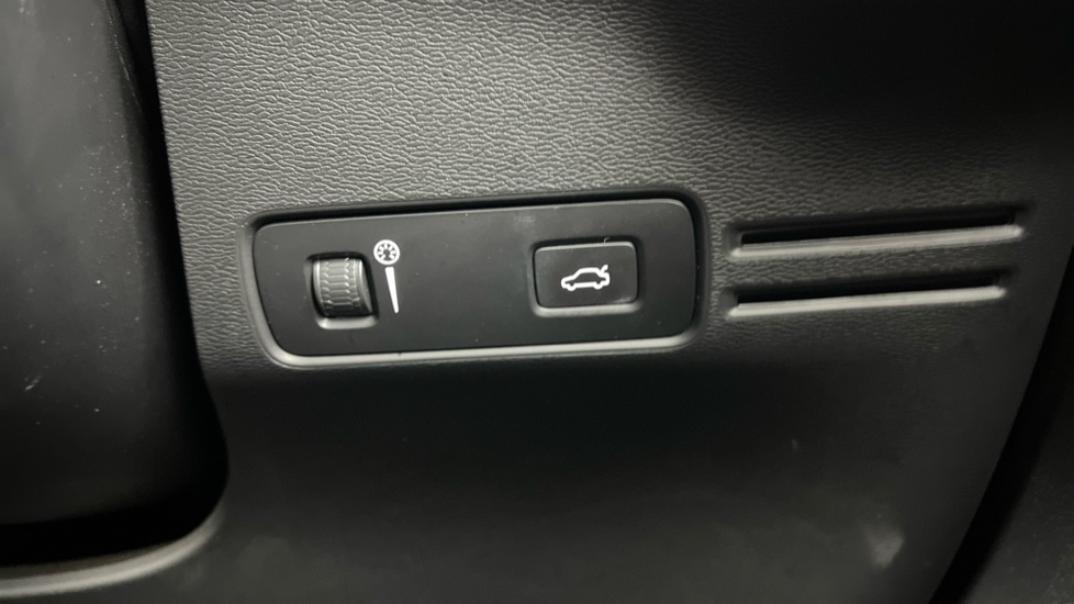 Used Volvo XC40 2021 for sale - 76609631: Photo 46