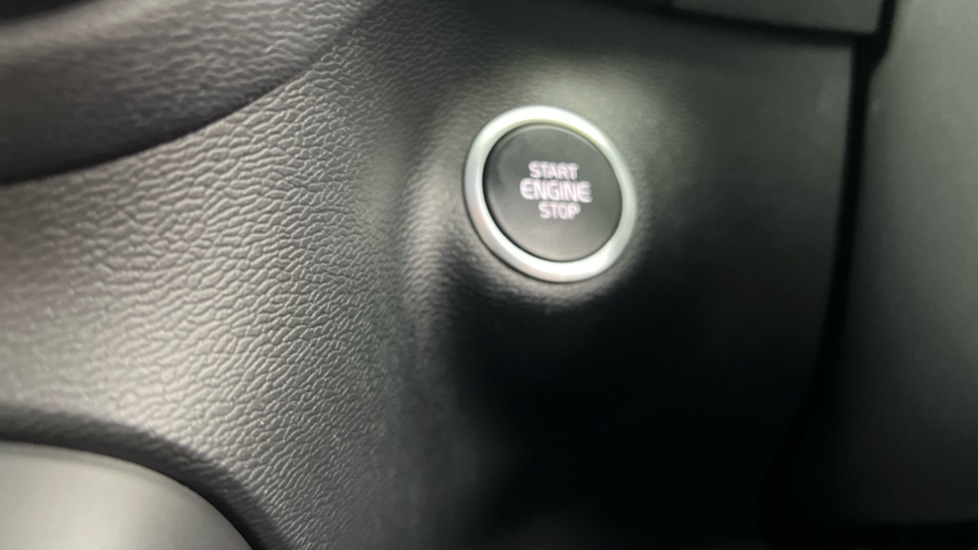 Used Volvo XC40 2025 for sale - 77316056: Photo 50