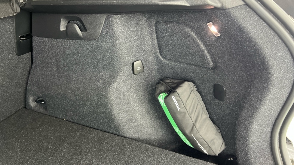 Used Volvo XC40 2022 for sale - 76894551: Photo 55