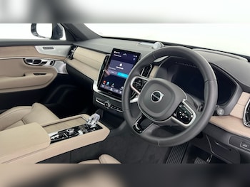 Used Volvo XC90 2025 for sale - 78530372: Photo