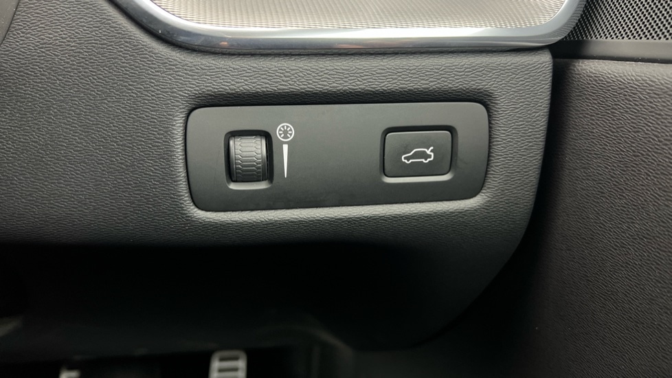 Used Volvo XC60 2020 for sale - 77316078: Photo 49