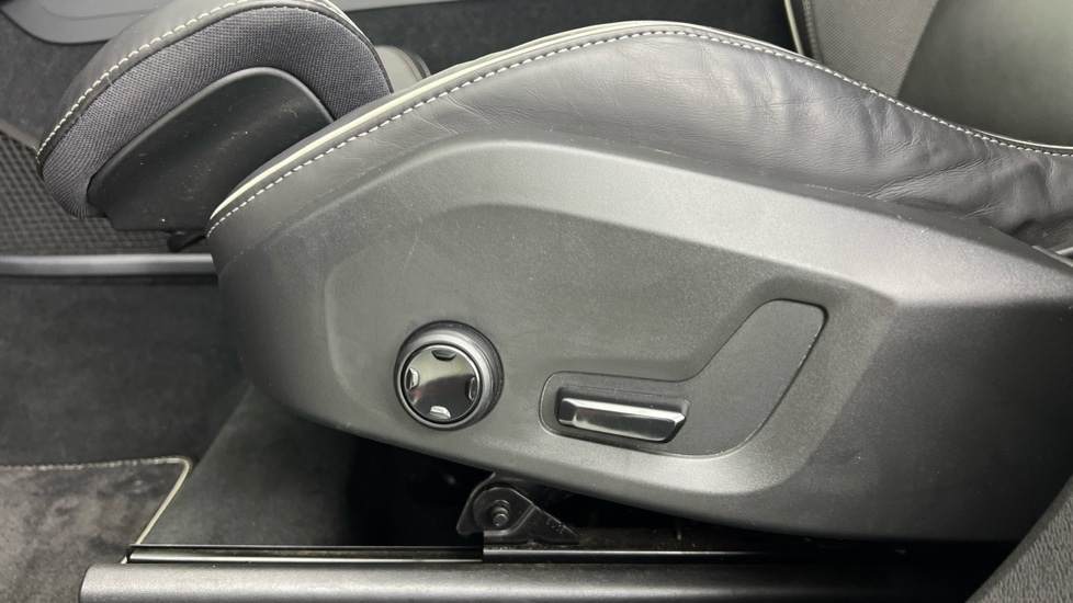 Used Volvo XC60 2020 for sale - 77316078: Photo 58