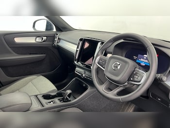 Used Volvo XC40 2025 for sale - 79202887: Photo