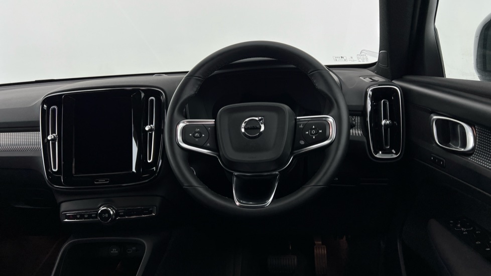 Used Volvo XC40 2024 for sale - 76229234: Photo 10