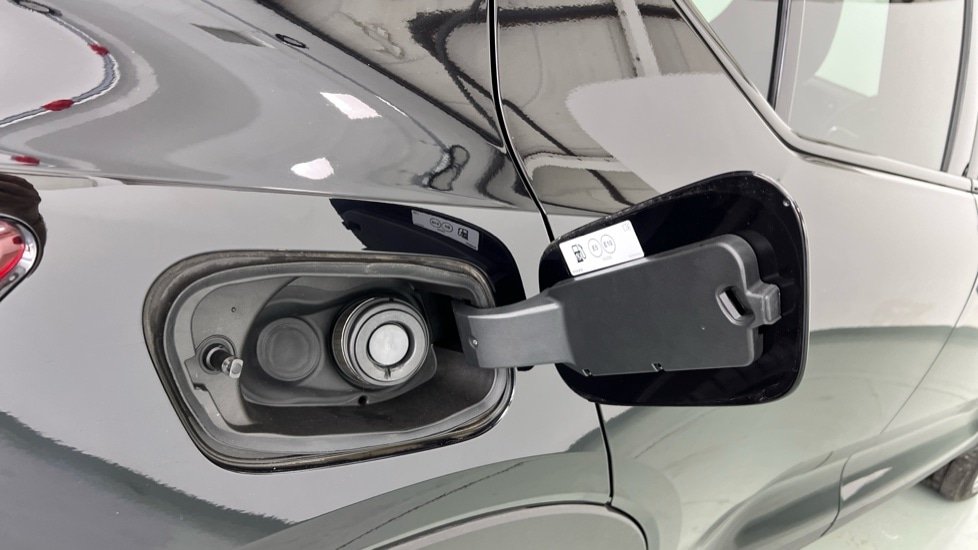 Used Volvo XC40 2024 for sale - 76229234: Photo 16