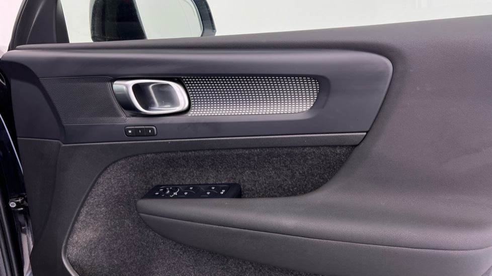 Used Volvo XC40 2024 for sale - 76229234: Photo 29