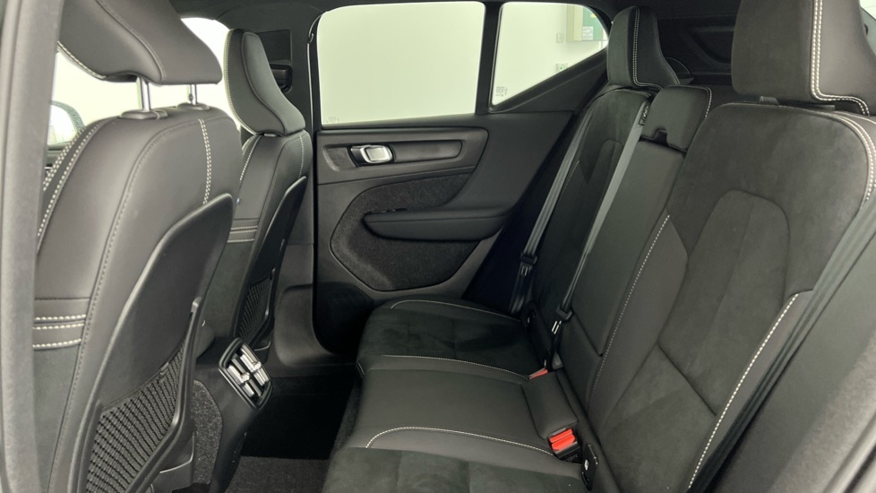 Used Volvo XC40 2024 for sale - 76229234: Photo 33