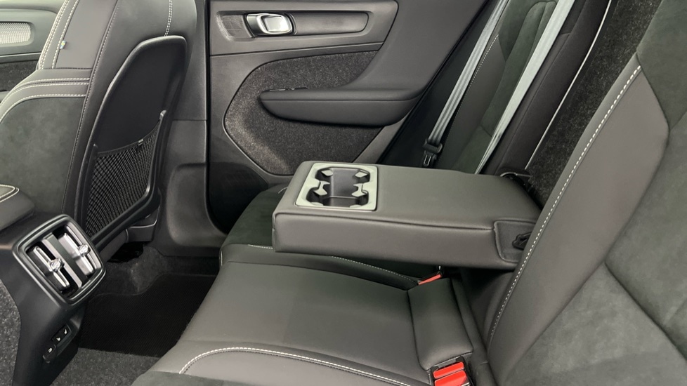 Used Volvo XC40 2024 for sale - 76229234: Photo 34