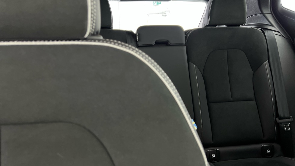 Used Volvo XC40 2024 for sale - 76229234: Photo 37