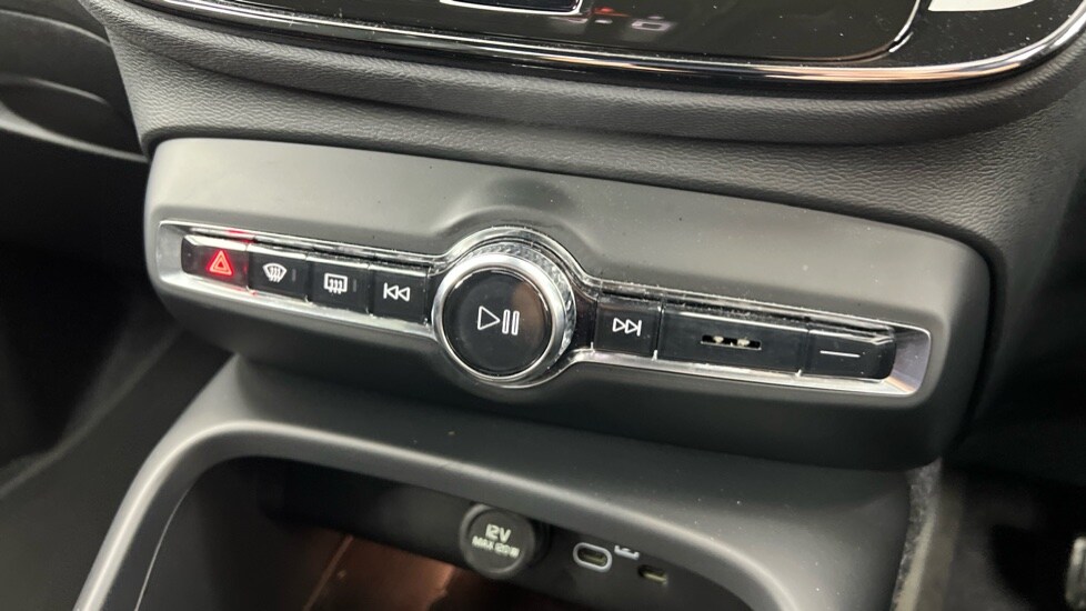 Used Volvo XC40 2024 for sale - 76229234: Photo 41