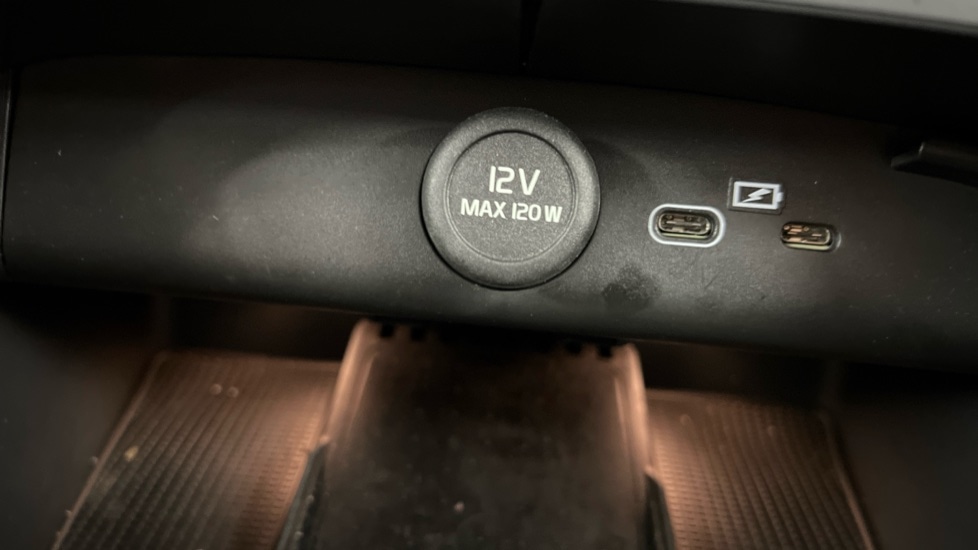 Used Volvo XC40 2024 for sale - 76229234: Photo 43