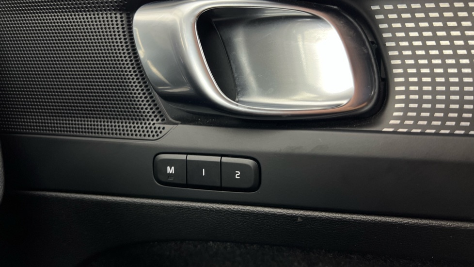 Used Volvo XC40 2024 for sale - 76229234: Photo 45