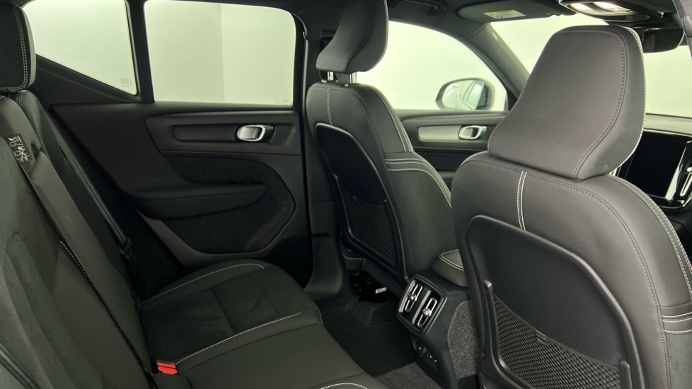 Used Volvo XC40 2024 for sale - 76229234: Photo 6