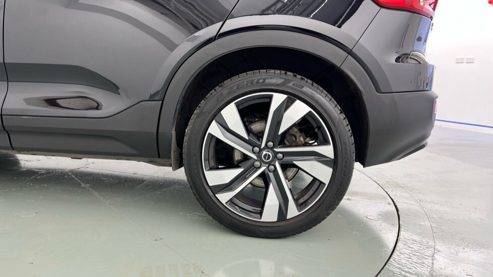 Used Volvo XC40 2024 for sale - 76229234: Photo 61