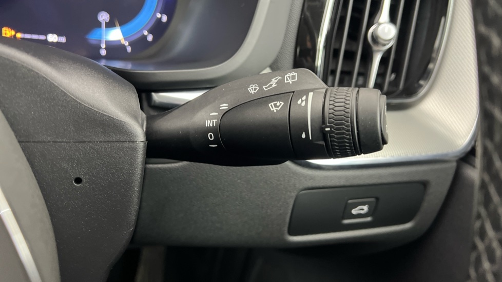 Used Volvo XC60 2023 for sale - 76668200: Photo 23