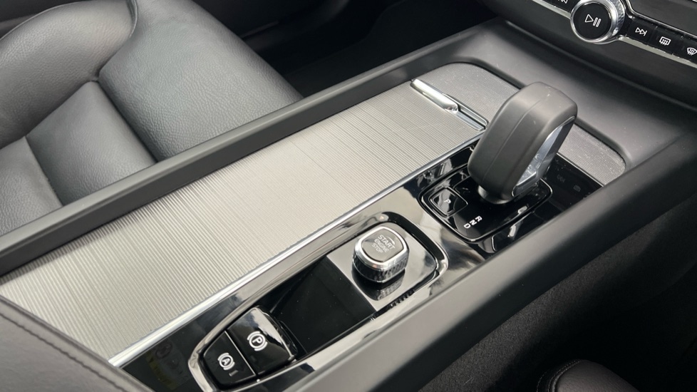 Used Volvo XC60 2023 for sale - 76668200: Photo 25