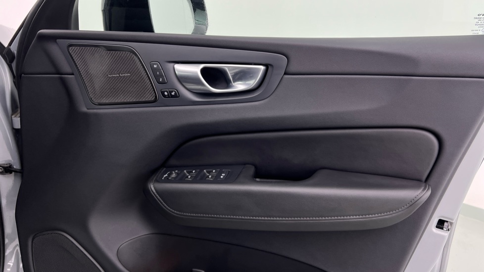 Used Volvo XC60 2023 for sale - 76668200: Photo 29