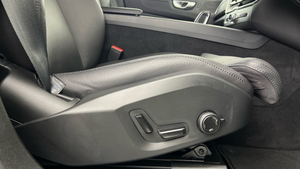 Used Volvo XC60 2023 for sale - 76668200: Photo 30