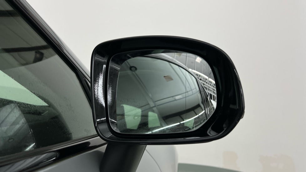 Used Volvo XC60 2023 for sale - 76668200: Photo 32