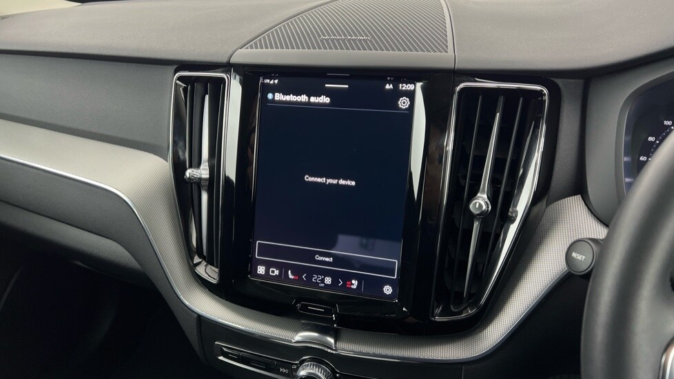 Used Volvo XC60 2023 for sale - 76668200: Photo 41