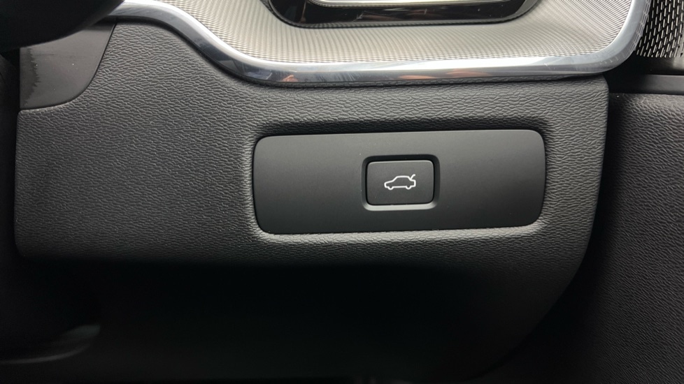 Used Volvo XC60 2023 for sale - 76668200: Photo 52