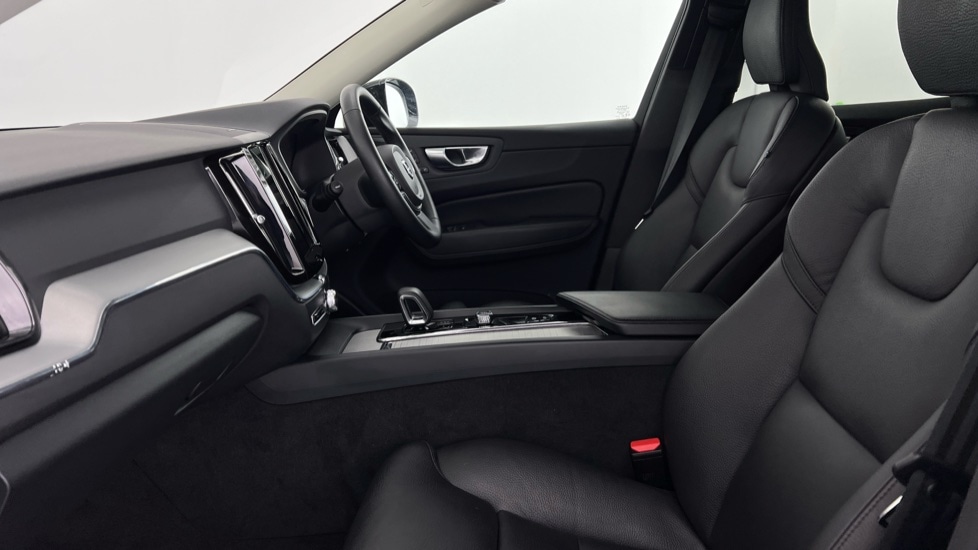 Used Volvo XC60 2023 for sale - 76668200: Photo 58