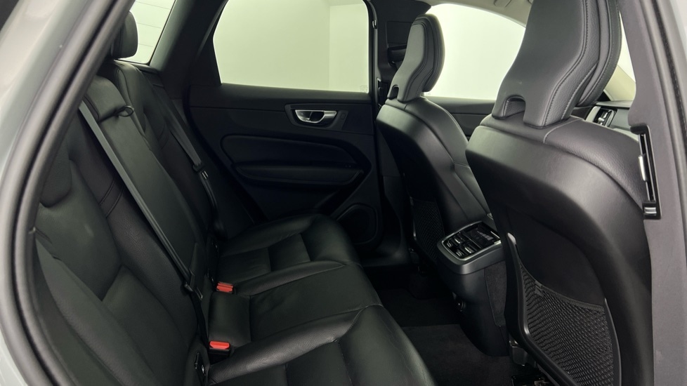 Used Volvo XC60 2023 for sale - 76668200: Photo 6