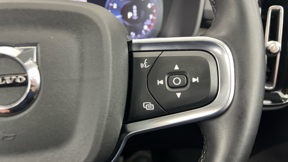 Used Volvo XC40 2021 for sale - 77982983: Photo 22