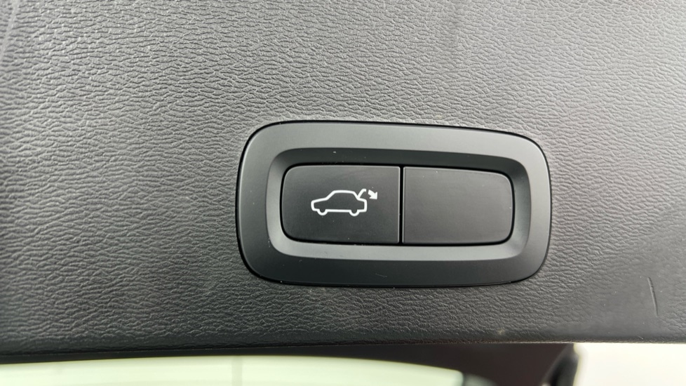 Used Volvo XC40 2021 for sale - 77982983: Photo 35