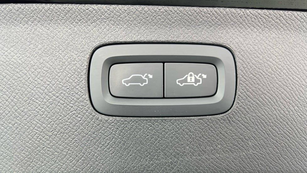 Used Volvo XC90 2023 for sale - 77449837: Photo 35