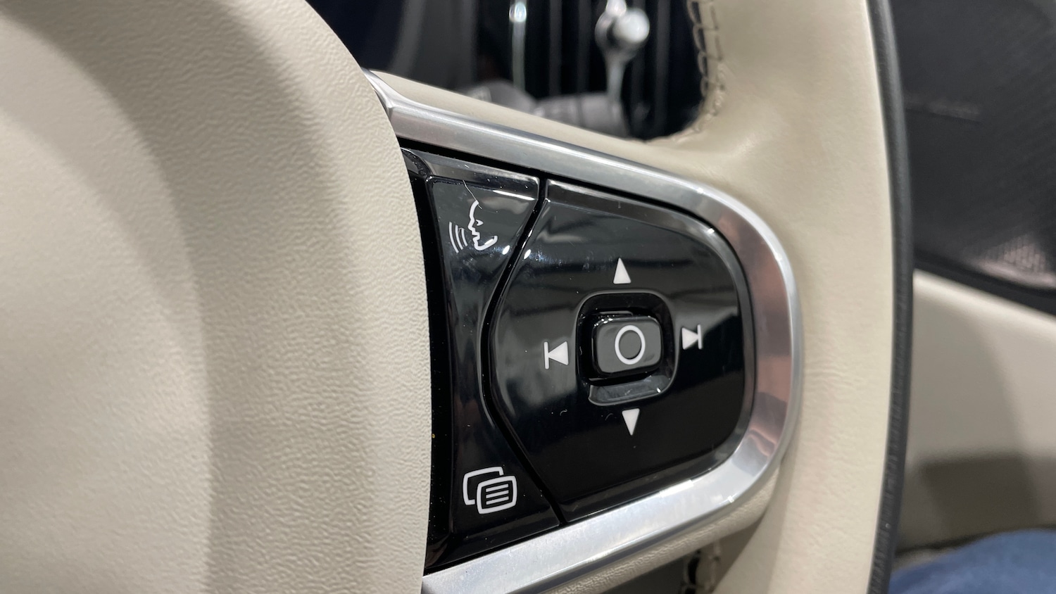 Used Volvo XC60 2022 for sale - 77950602: Photo 17